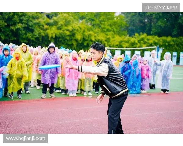 杨磊独家分享飞盘技巧与心得体会助你提升飞盘水平